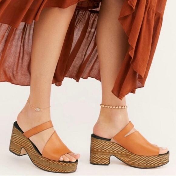 NWOB Free People Demi Platform Sandals Tan Leather Boho bohemian Size 41 / 10.5 - Picture 1 of 9